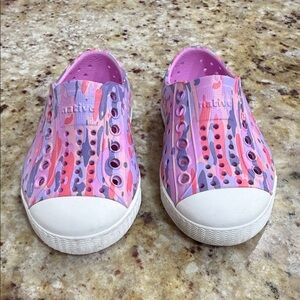 Native Kids Slip-On Sneakers in Pink, Purple & Coral